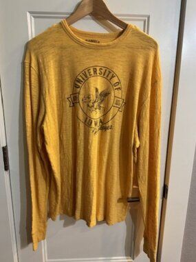 Banner 47 University of Iowa Long Sleeve Tee – Men’s Medium – Yellow Hawkeyes